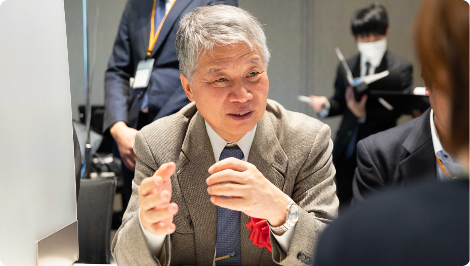 石田 東生氏